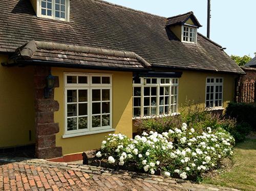 Dovehouse Farm Villa Birmingham Exterior photo