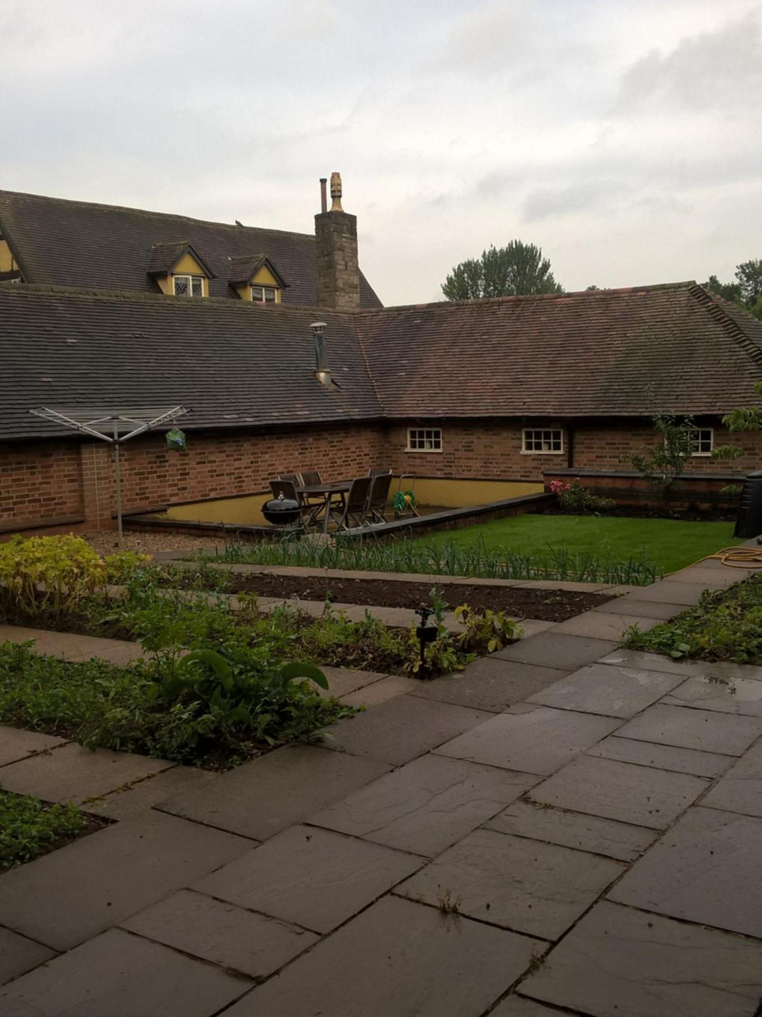 Dovehouse Farm Villa Birmingham Exterior photo