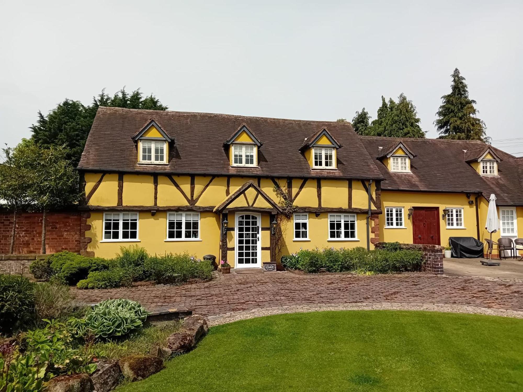 Dovehouse Farm Villa Birmingham Exterior photo